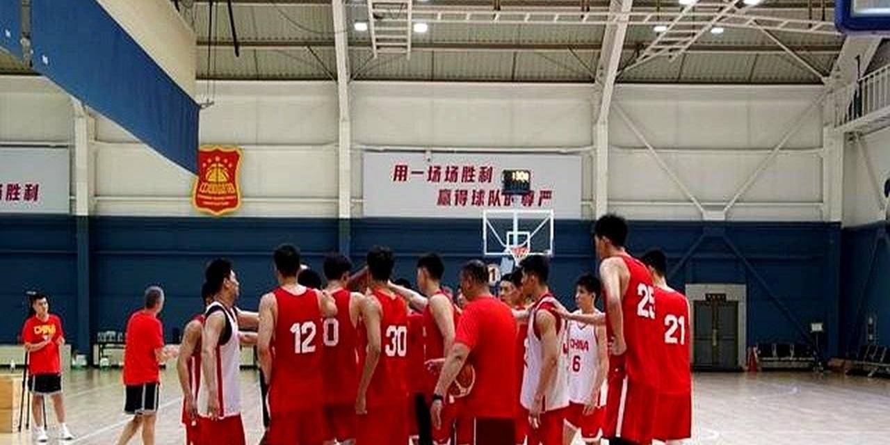 替补控卫的串联使命：热身赛轮换中的节奏试炼